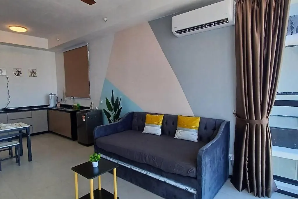 Stylish Urban Suite Penang - With Infinite Pool 日落洞