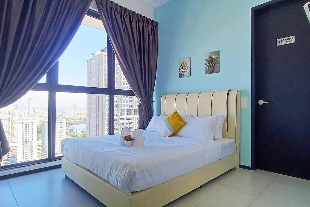 Stylish Urban Suite Penang - With Infinite Pool 日落洞 0*,  马来西亚