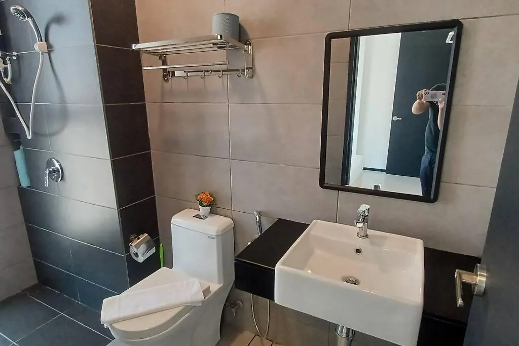 Stylish Urban Suite Penang - With Infinite Pool 日落洞 公寓