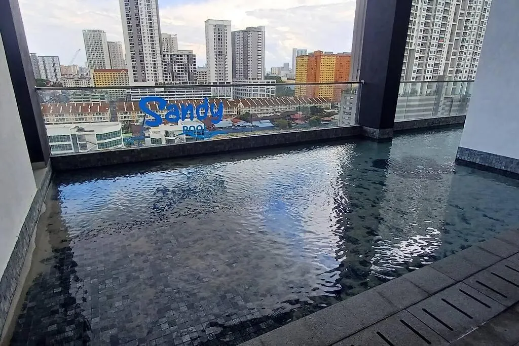 Stylish Urban Suite Penang - With Infinite Pool 日落洞 0*,  马来西亚