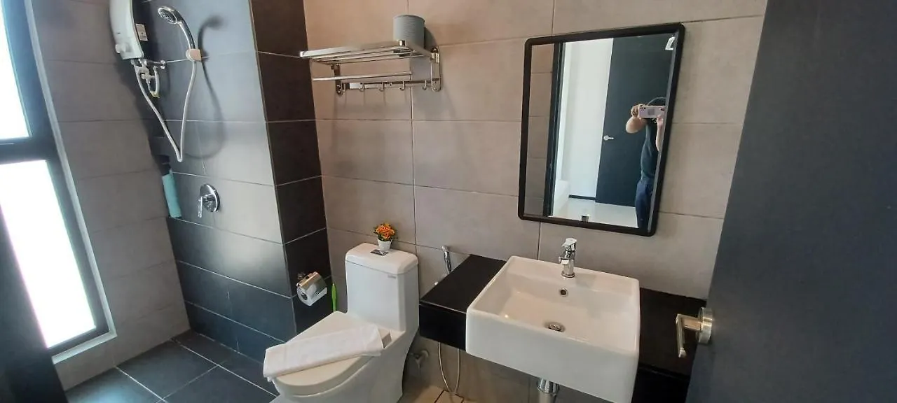 公寓 Stylish Urban Suite Penang - With Infinite Pool 日落洞 马来西亚