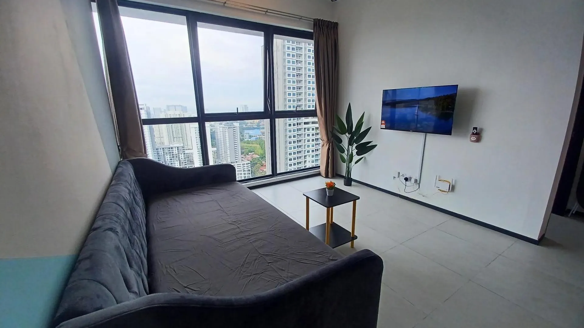 Stylish Urban Suite Penang - With Infinite Pool 日落洞