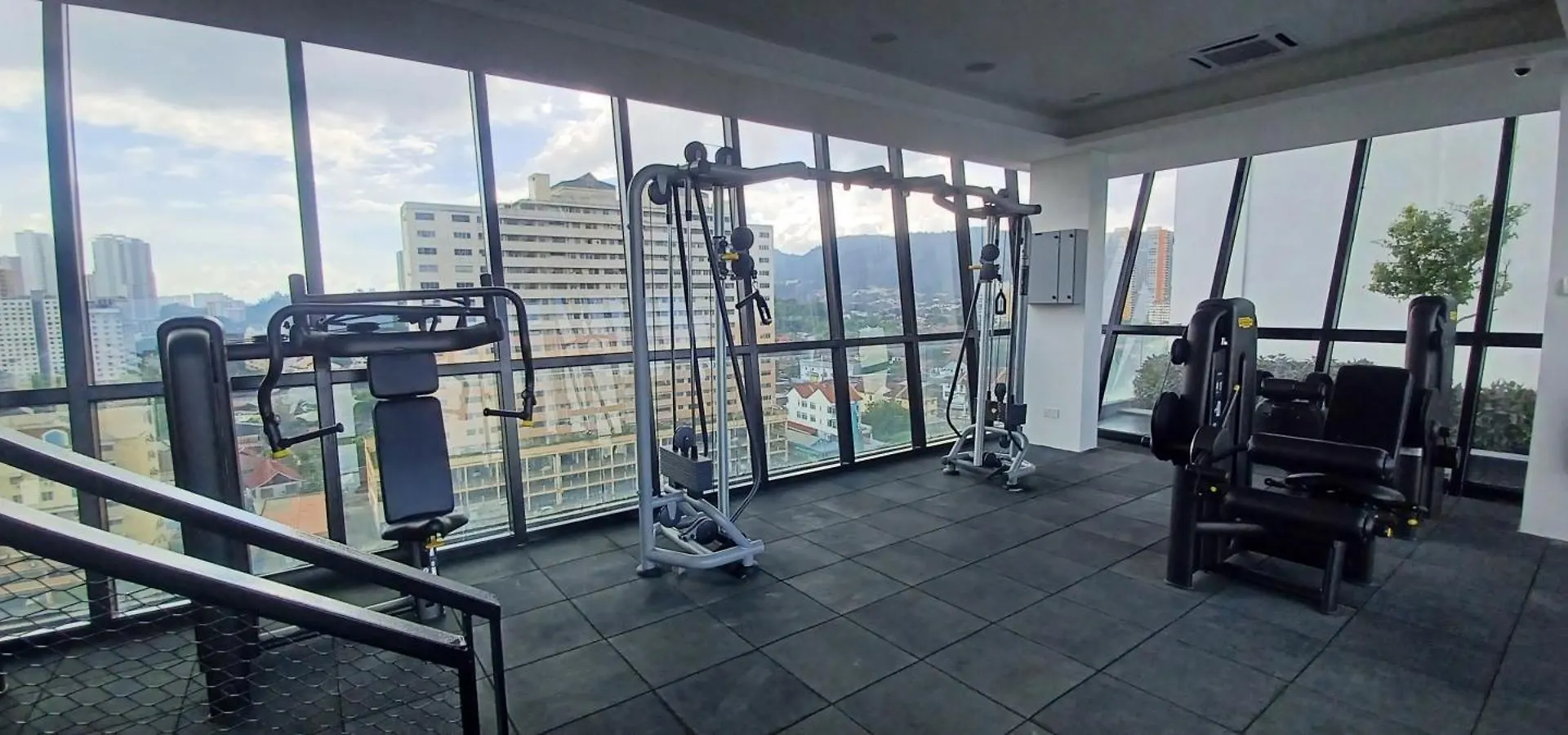 Stylish Urban Suite Penang - With Infinite Pool 日落洞 公寓