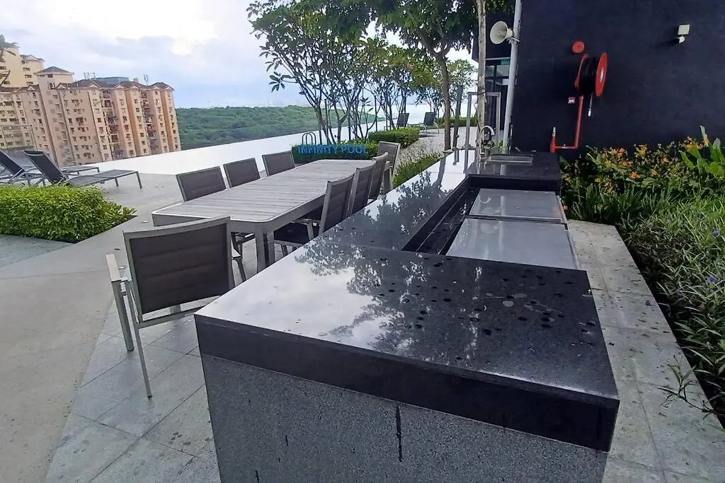 Apartment Stylish Urban Suite Penang - With Infinite Pool Jelutong Malaysia
