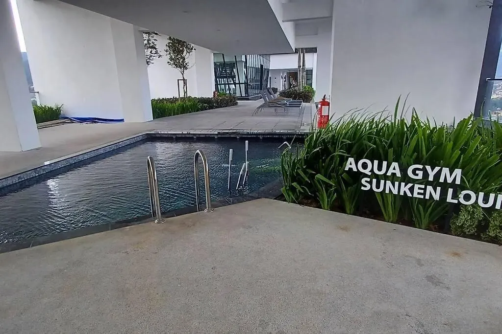 Apartment Stylish Urban Suite Penang - With Infinite Pool Jelutong Malaysia