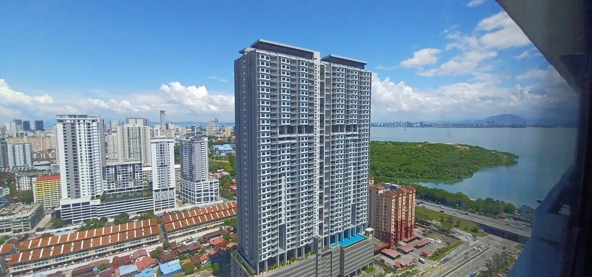 Stylish Urban Suite Penang - With Infinite Pool Jelutong
